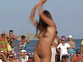 Foxy Chastity felveszi mature szexvideók a seggét