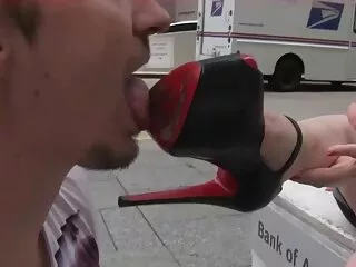 Kövér kislány magyarul beszélő pornó filmek dildóval játszik